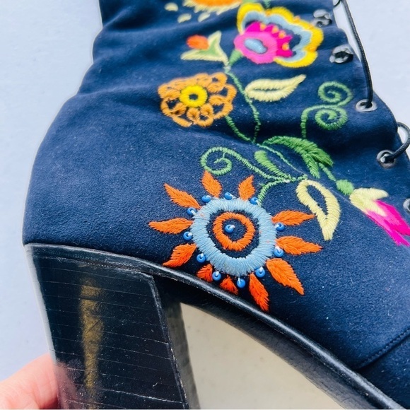 Jerry Edouard Vintage Extremely Rare Floral Beaded  Embroidered High Lace Boots - Picture 4 of 11